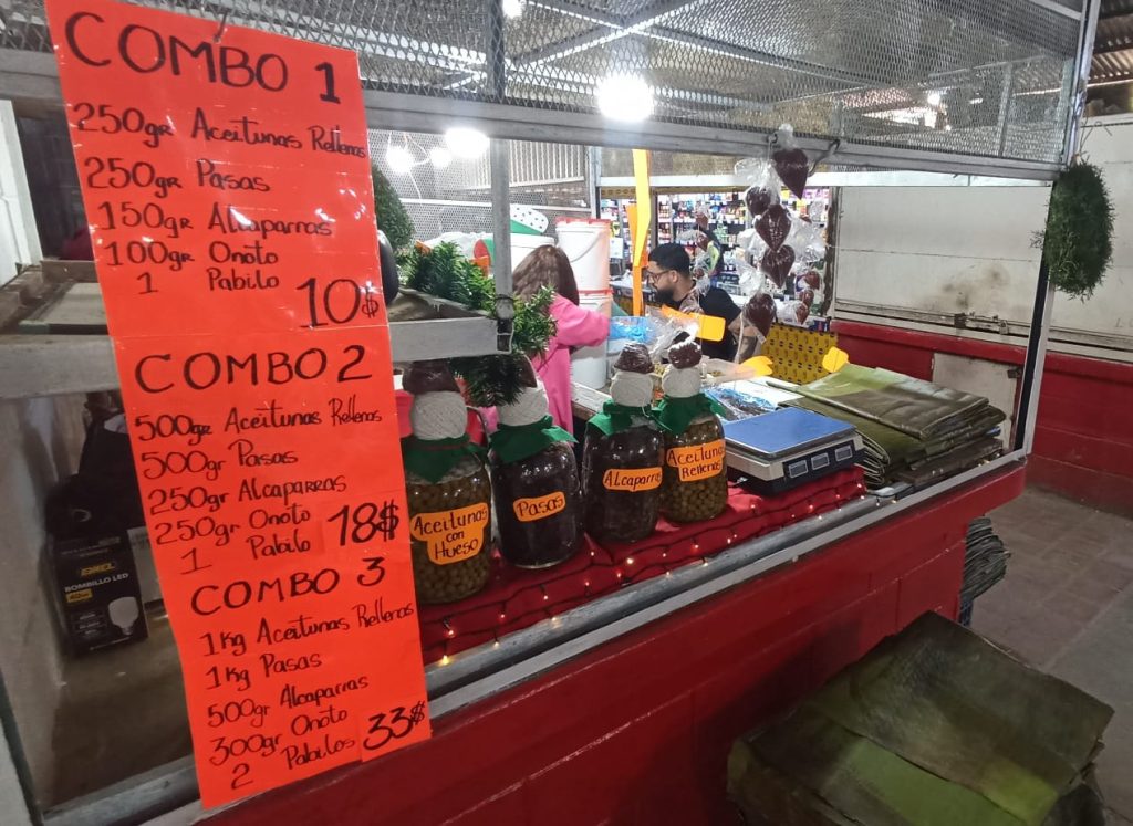 Abundan combos de ingredientes para hallacas en Mercado Municipal