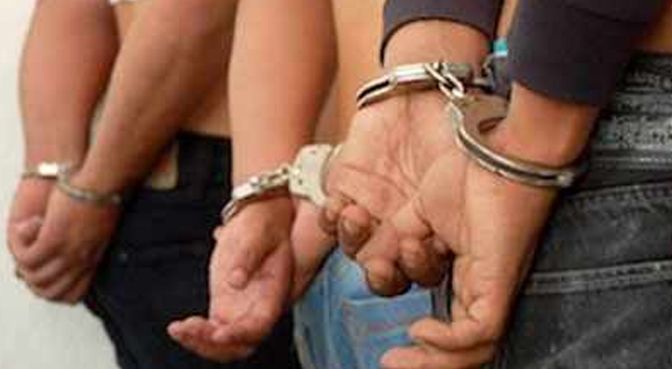 Tres detenidos por posesión de droga