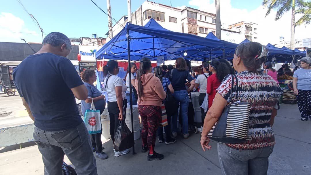 Familias aprovechan la Feria de la Hallaca
