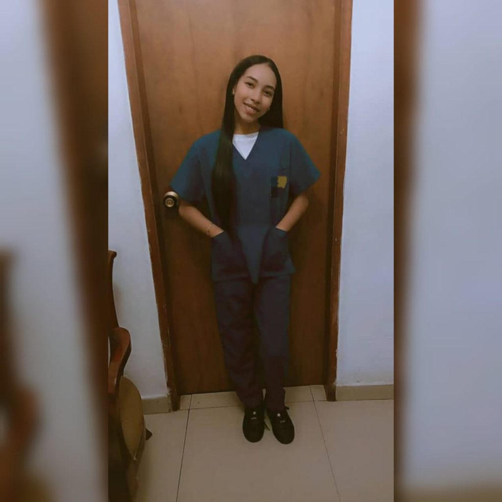 La niña Samantha necesita un Angio-TC para ser operada