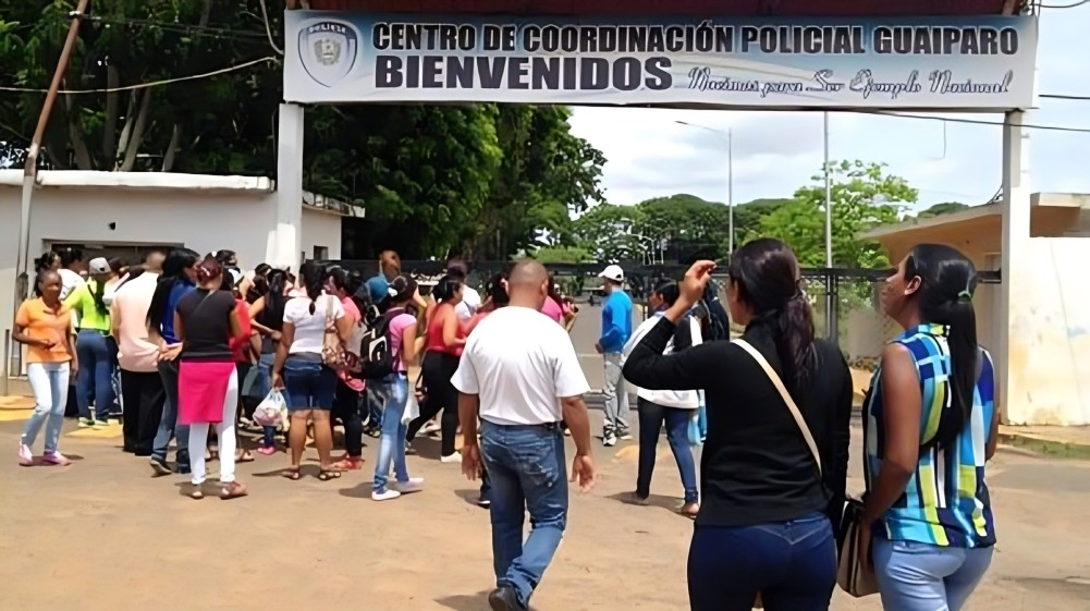 Condenan a 26 años a comerciante por abusar de sus hijastras