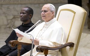 El papa agradece la defensa de la vida desde la concepción en belén de artista de C.Rica