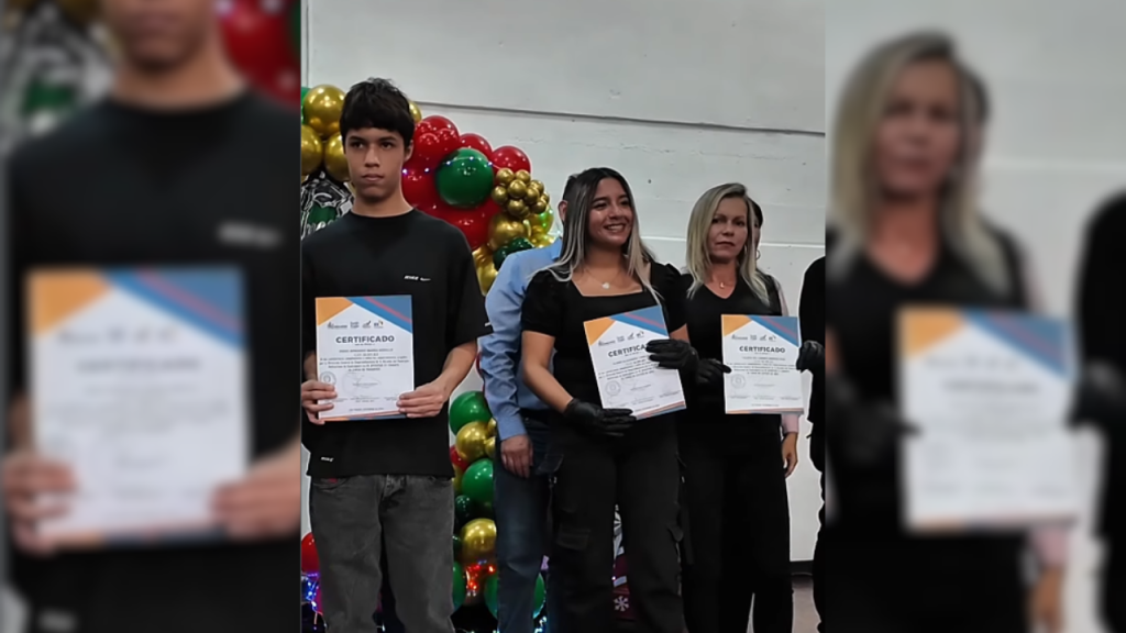 Entregan 543 certificados a nuevos emprendedores de Los Teques