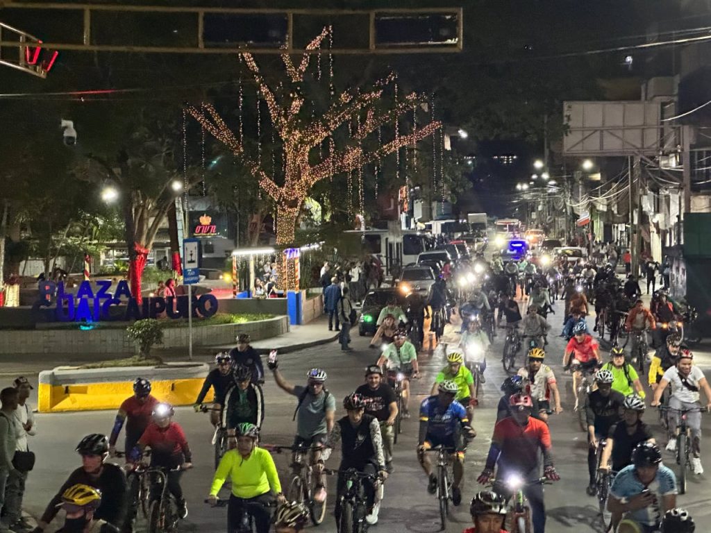 La Ruta Nocturna reunió a más de 112 ciclistas
