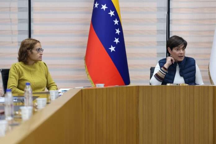 Gobierno sella acuerdo con clínicas privadas