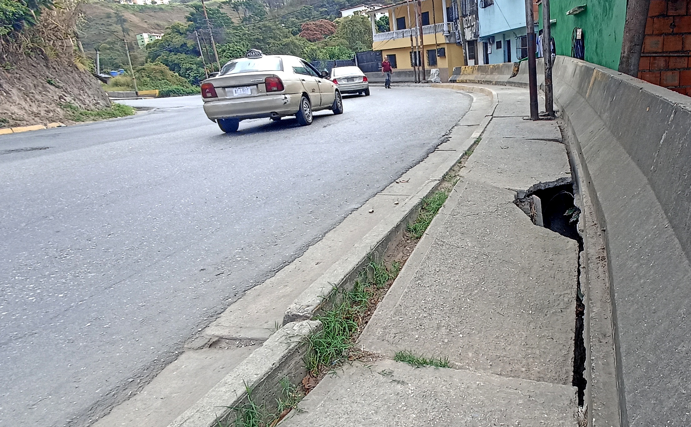 Hundimiento de brocal entorpece paso hacia José Gregorio