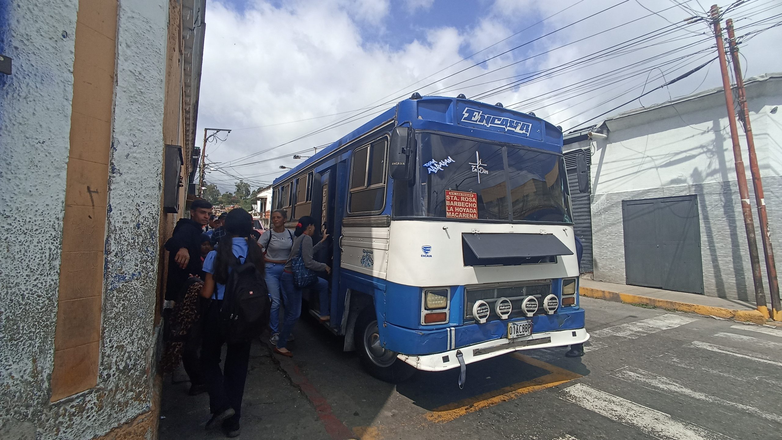 Reportan fallas del transporte público hacia La Macarena