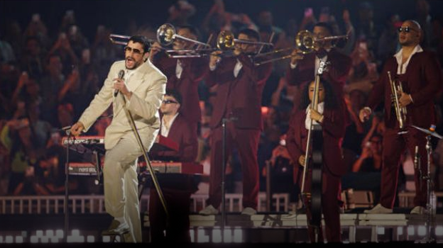 Bad Bunny llevó la salsa a Lima