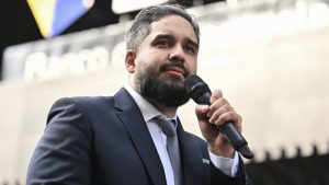 2 Nicolas-Maduro-Guerra