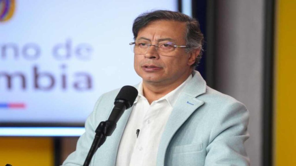 Petro manifiesta disposición a reunirse con Noboa