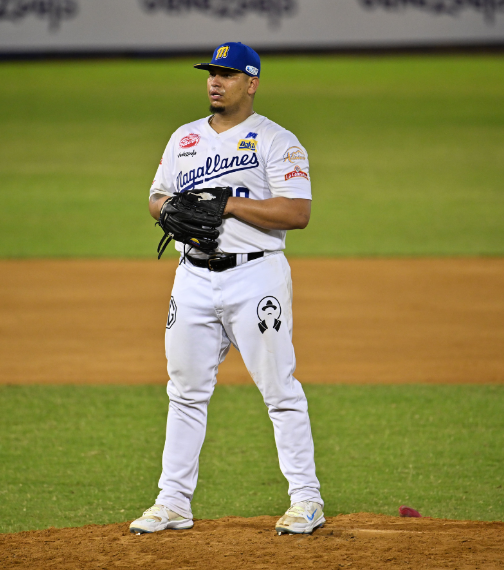 Ricardo Sánchez gana Pitcher del Año
