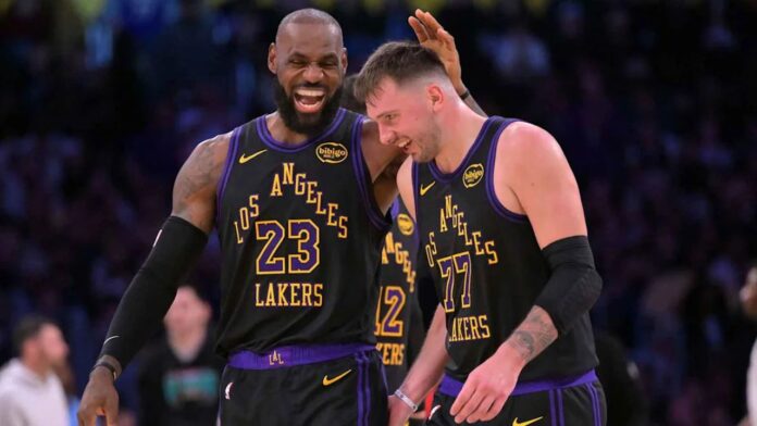 Doncic y LeBron se combinaron para frenar el mal momento de Lakers