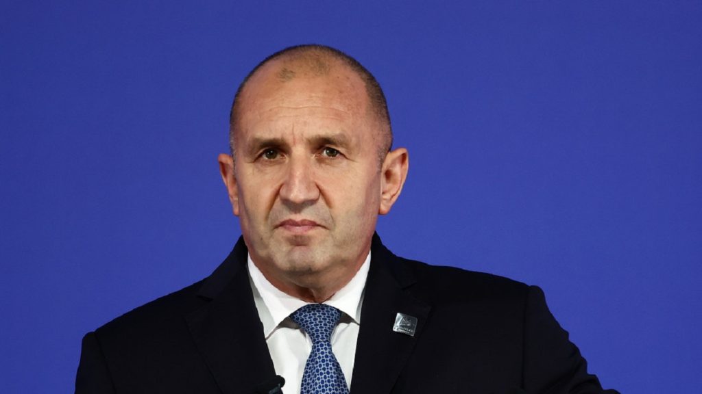 Dimite el presidente de Bulgaria