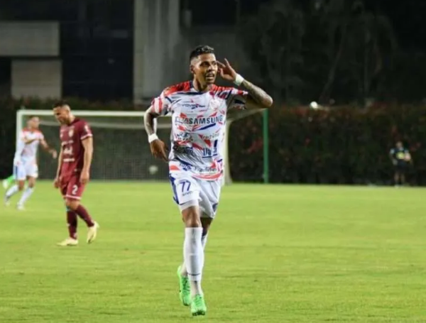 Richard Celis vuelve como refuerzo del Zamora