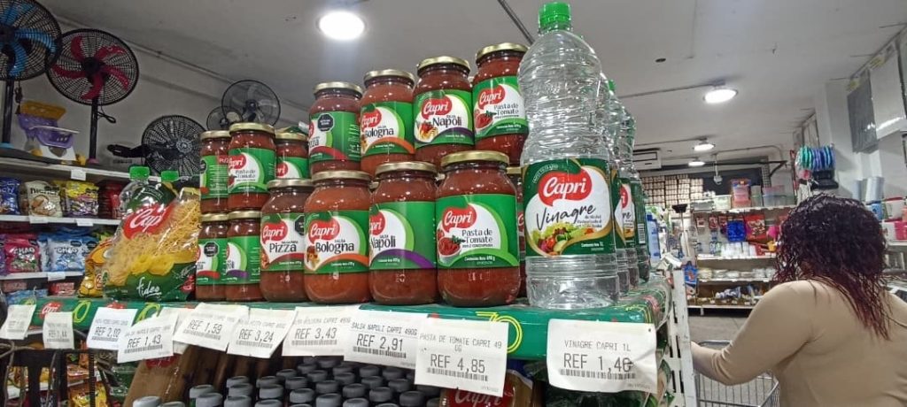 Vinagre Capri en anaqueles de Los Teques