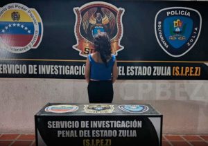 Detenida-mujer-que-fue-captada-golpeando-a-su-hija
