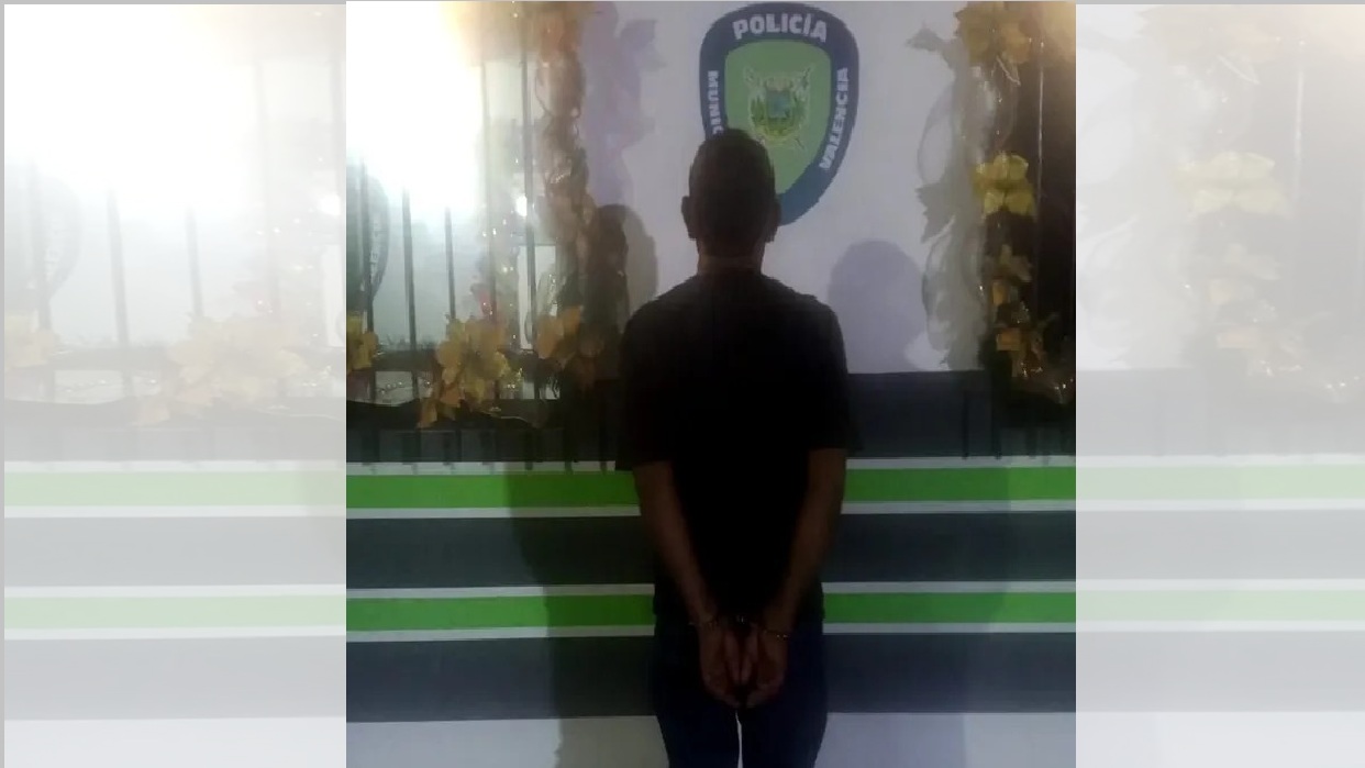 Ofreció golosinas a una niña para abusarla