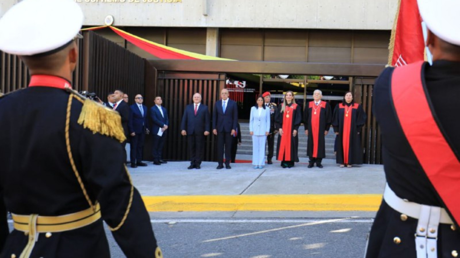 Anuncian amnistía general y cierre del Helicoide