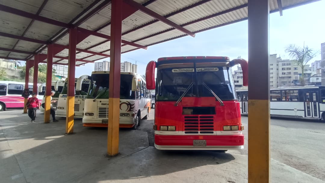 Pasaje Caracas – Los Teques quedó en Bs. 300