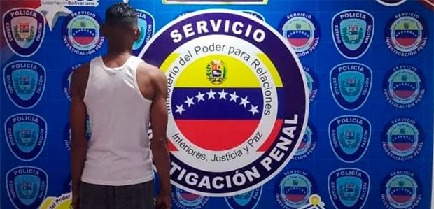 Atacó a su hermana con un palo