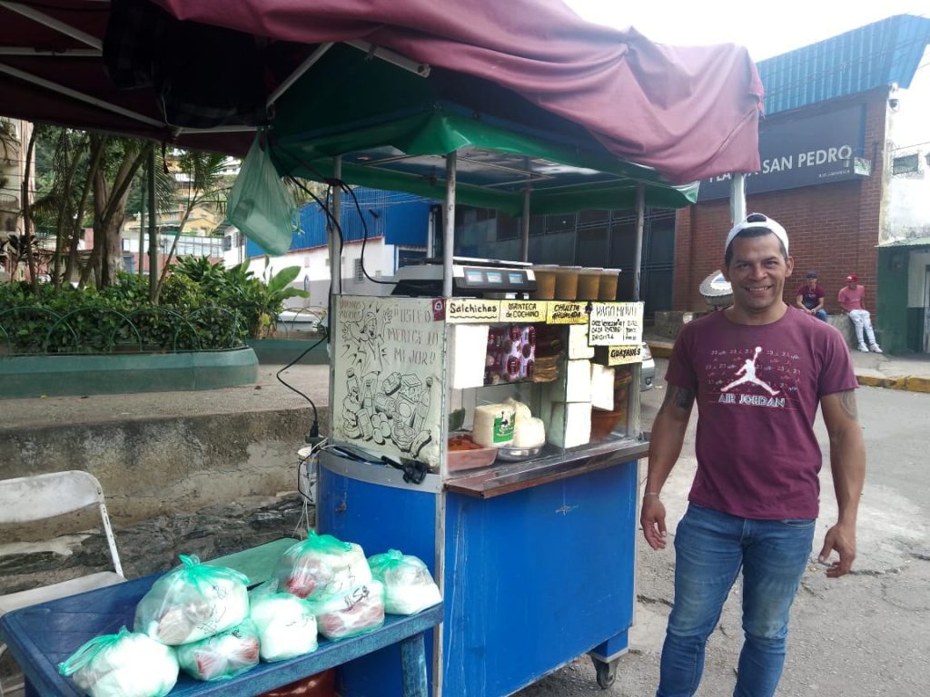 Emprendedor impulsa combos charcuteros