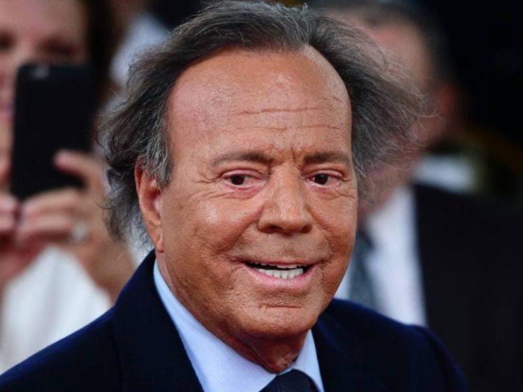 Julio Iglesias investigado por abuso