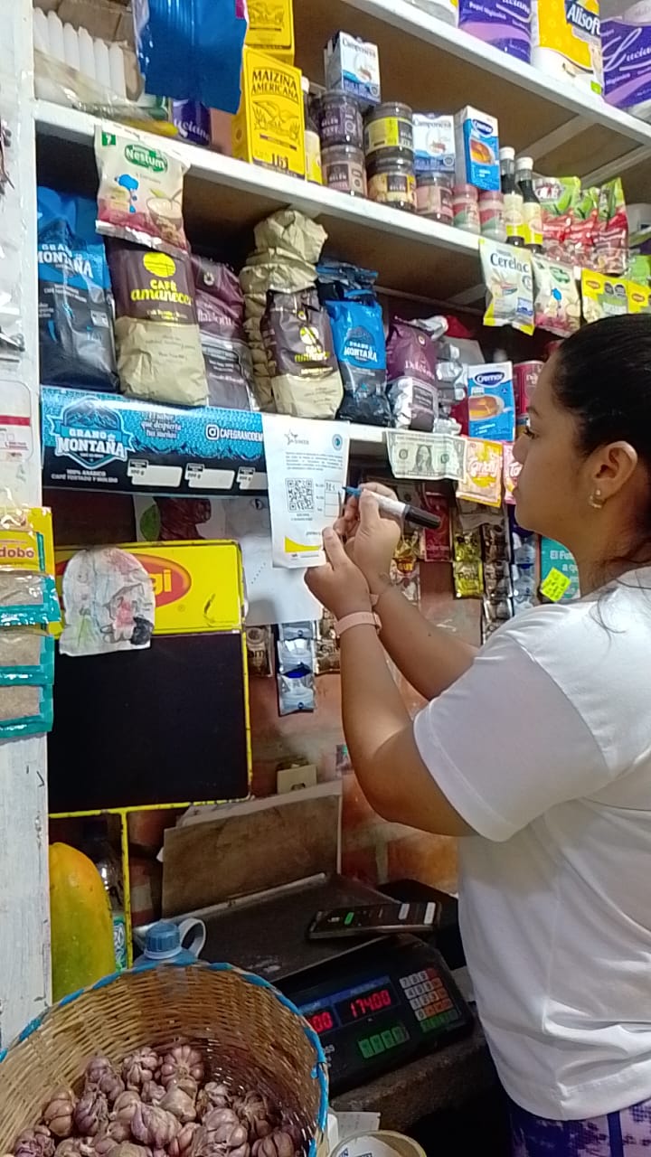 Verifican precios y facturas en mercados municipales