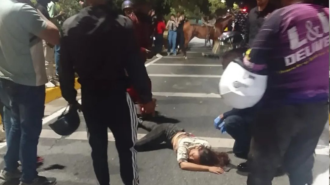 Dos mujeres y un caballo heridos tras ser arrollados