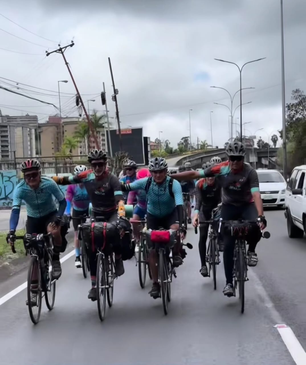 Ciclistas culminaron ruta histórica Los Salias – Mérida