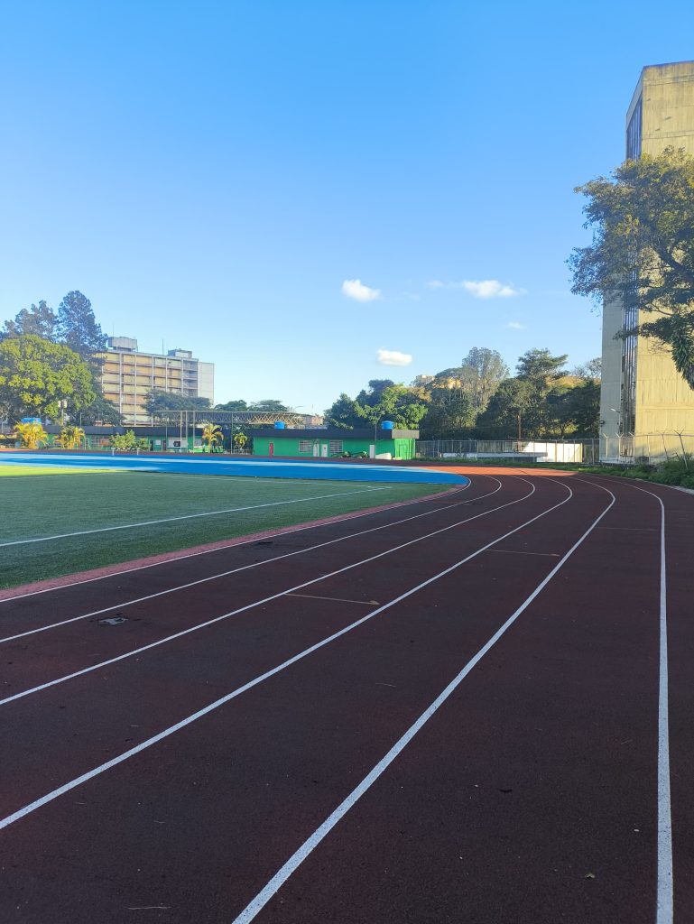 Inspeccionan rehabilitación del Polideportivo Yulimar Rojas