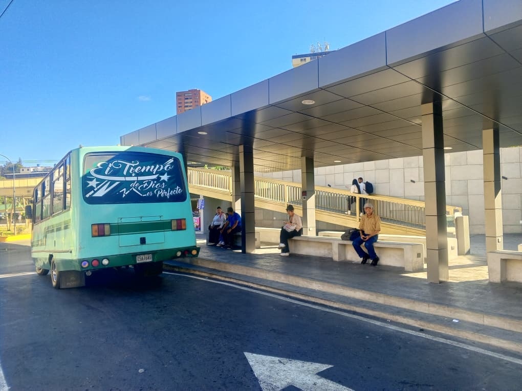 Usuarios piden extender parada Los Teques – Caracas