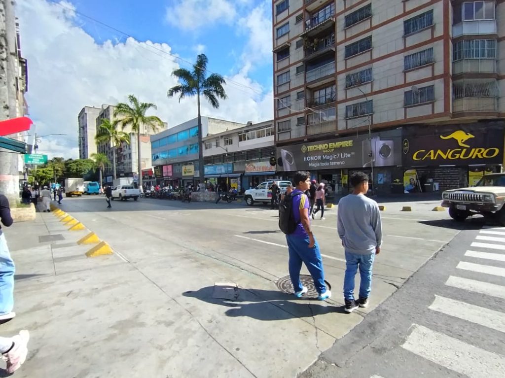 Piden reductores en la Bermúdez