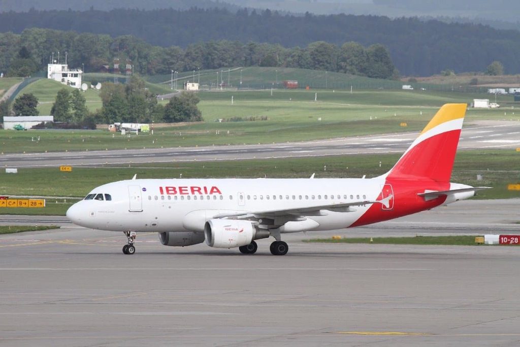 Iberia prevé retomar vuelos a Venezuela en abril
