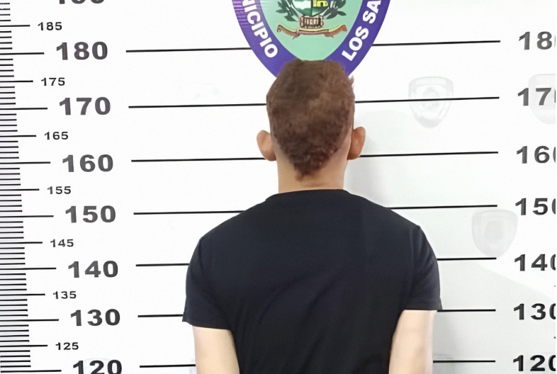 Madre entregó a su hijo al verlo hurtando en un video viral