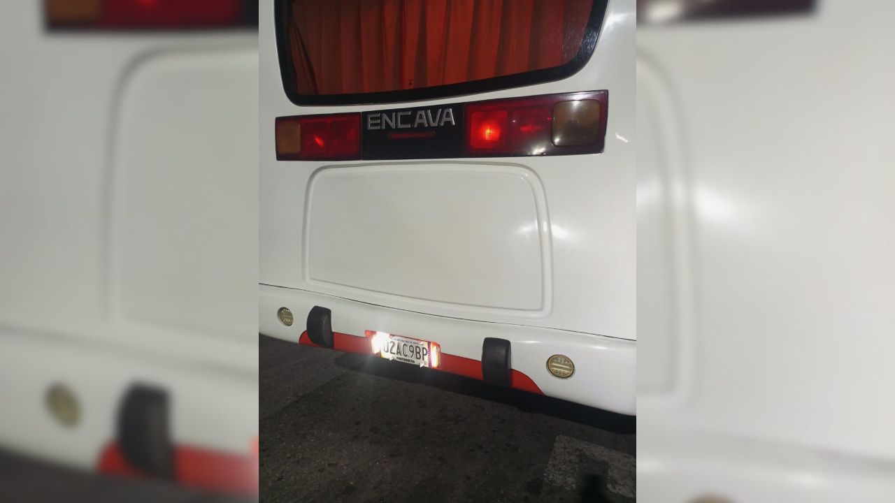 Denuncian a chofer por irrespetar pasaje estudiantil