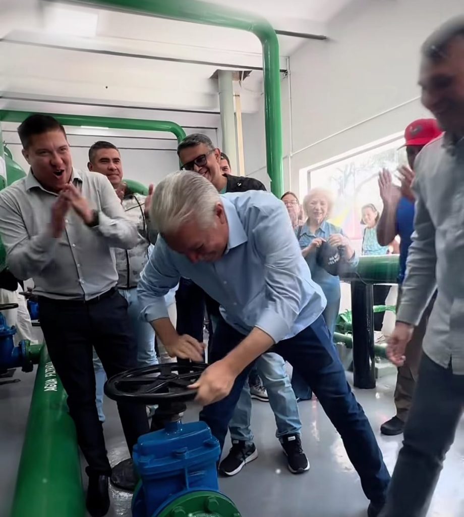 Serrano inaugura planta potabilizadora