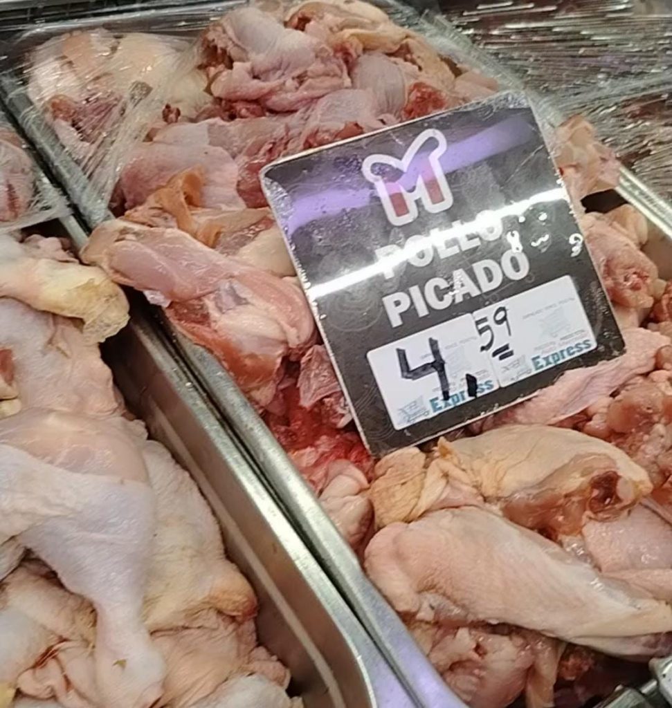 Bajas en pollo y carne continúan