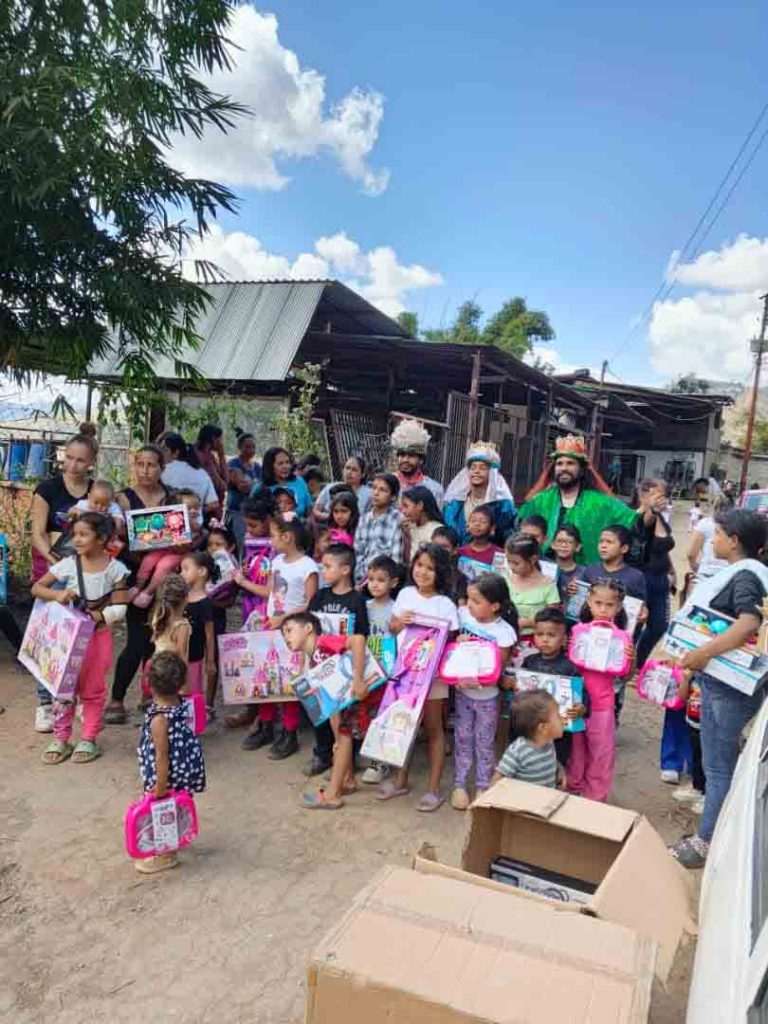 Más de 2.000 niños recibieron juguetes en Guaicaipuro