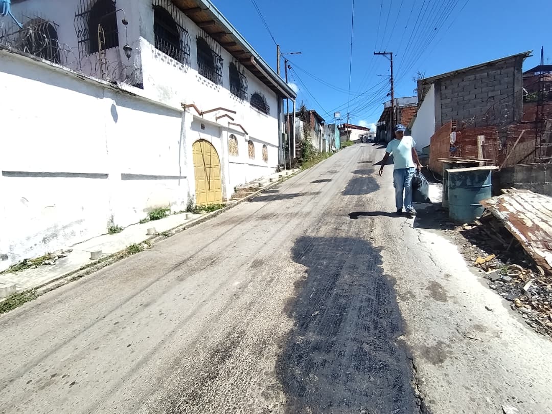 Hidrocapital tapa troneras en El Joropo