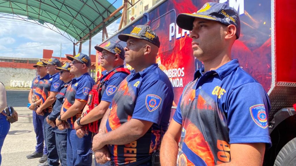 Bomberos mirandinos blindan costas de extremo a extremo