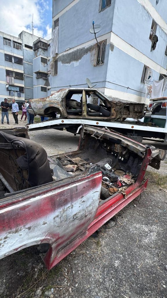 Remueven 42 chatarras en comunidades de Los Teques
