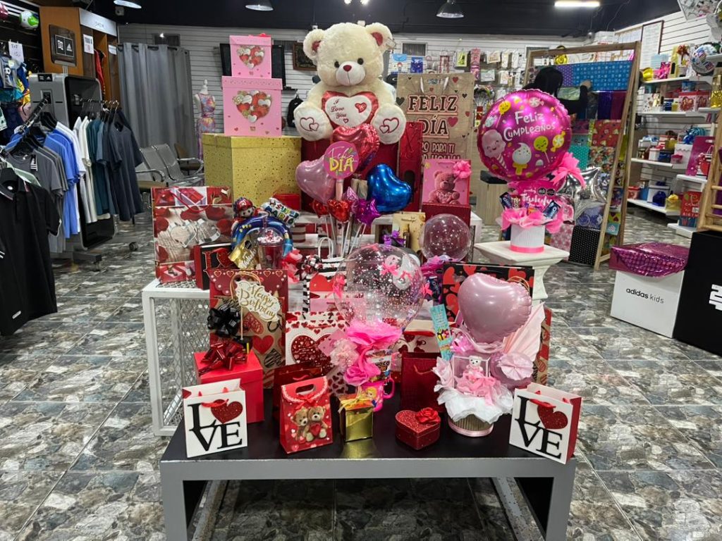 Comercios se preparan para el 14 de febrero