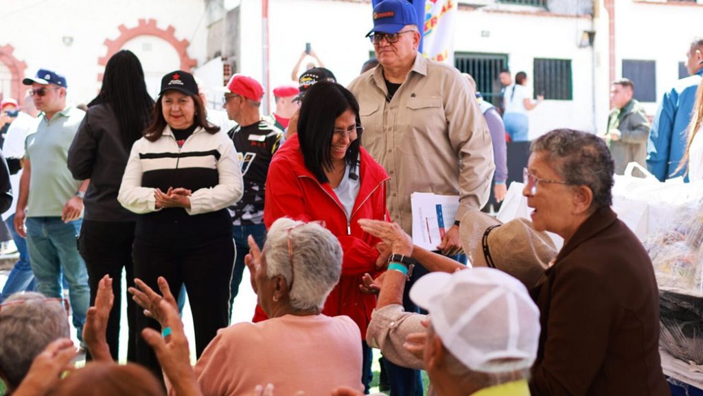 Presidenta llama a participar en la Consulta Nacional del 8-M