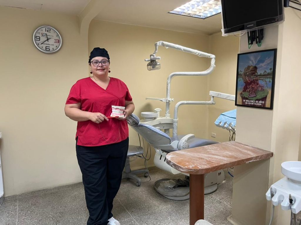 Especialista de Dental Salud ofrece claves para garantizar la salud bucal