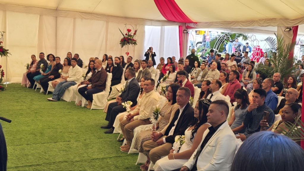 Veinticinco nuevas parejas formalizaron su unión
