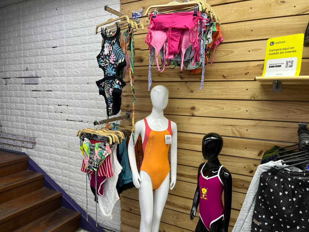 Trajes de baño se consiguen desde los 2,8 dólares