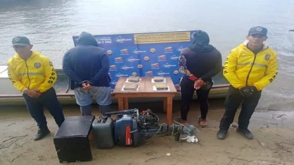 Se hacía pasar por policía para vender drogas