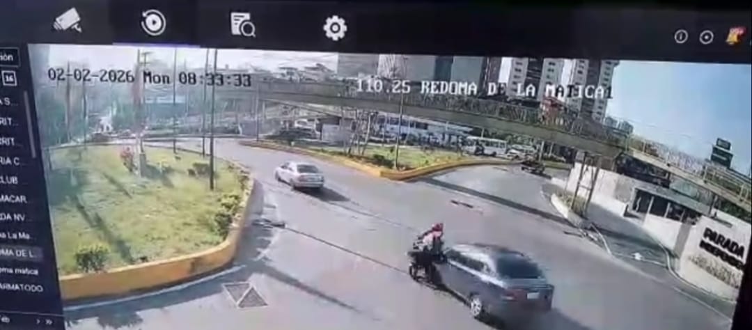 Accidente en redoma de La Matica deja dos heridos