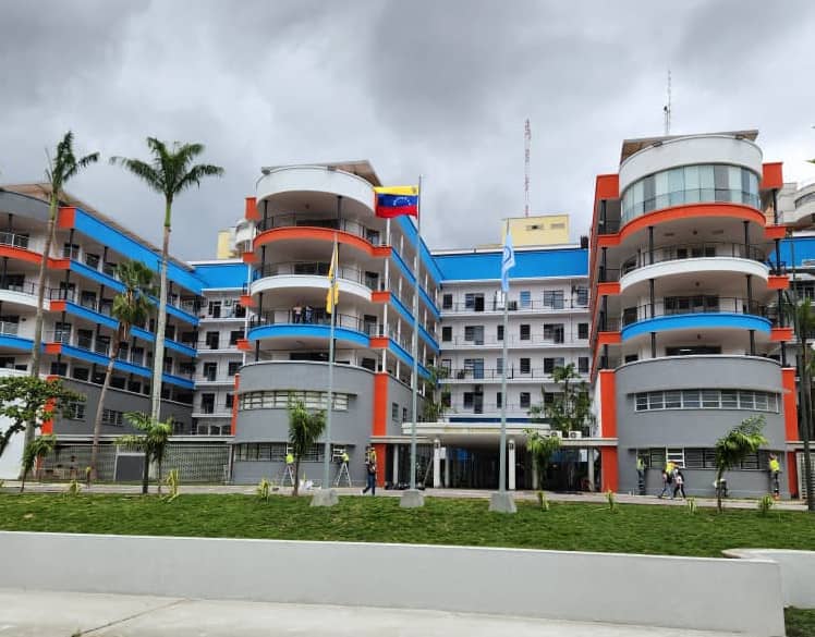 Apuñaló a su amigo porque prestó primeros auxilios a su esposa