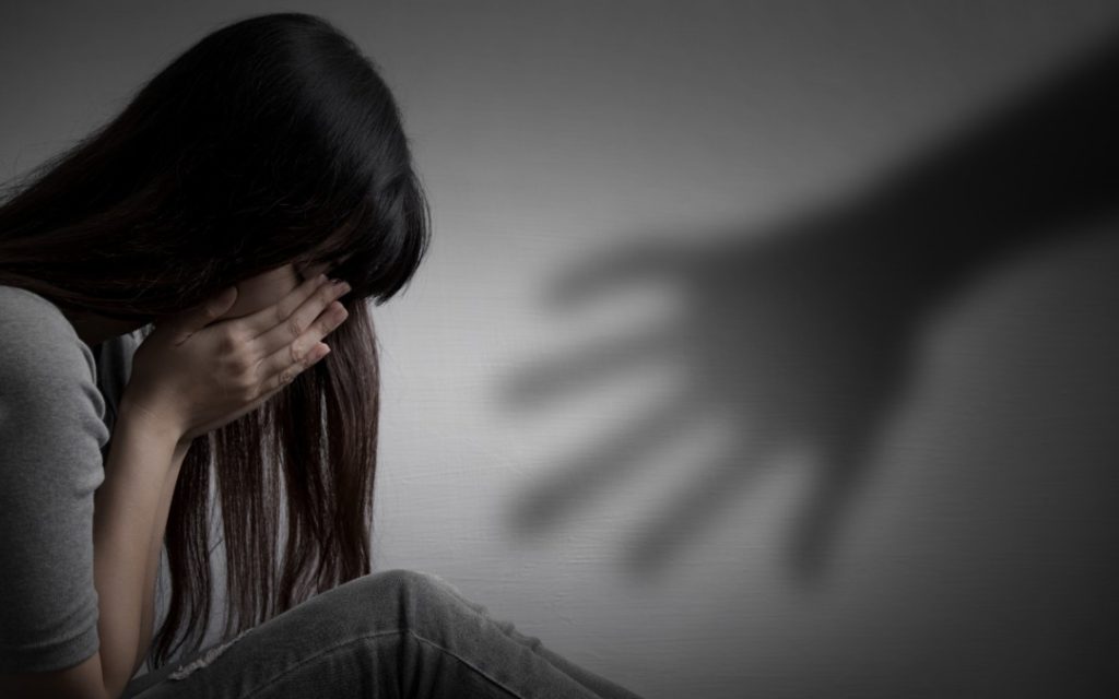 Ofrecía chucherías a una niña para abusar de ella